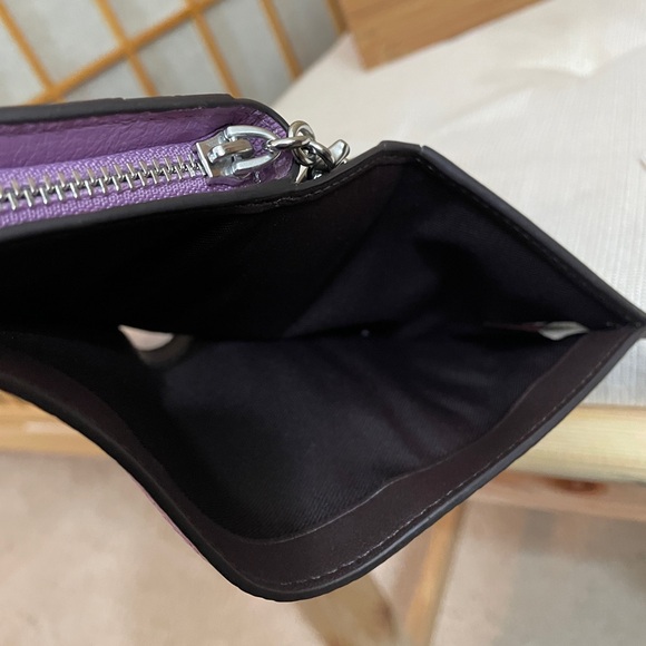 Coach Snap Wallet with Signature Canvas Interior in Silver/Iris NWT - Picture 13 of 14